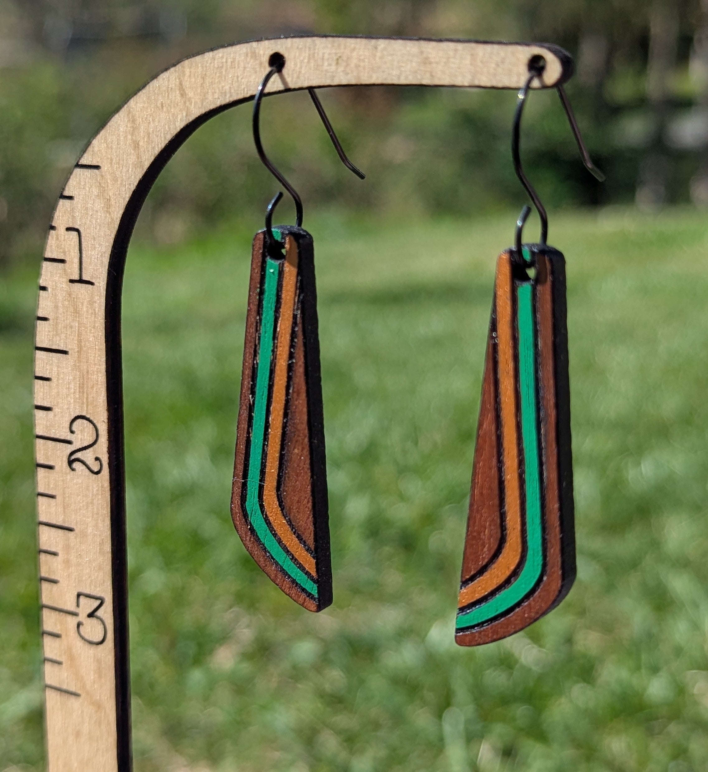 geo stripe dangle - copper & green