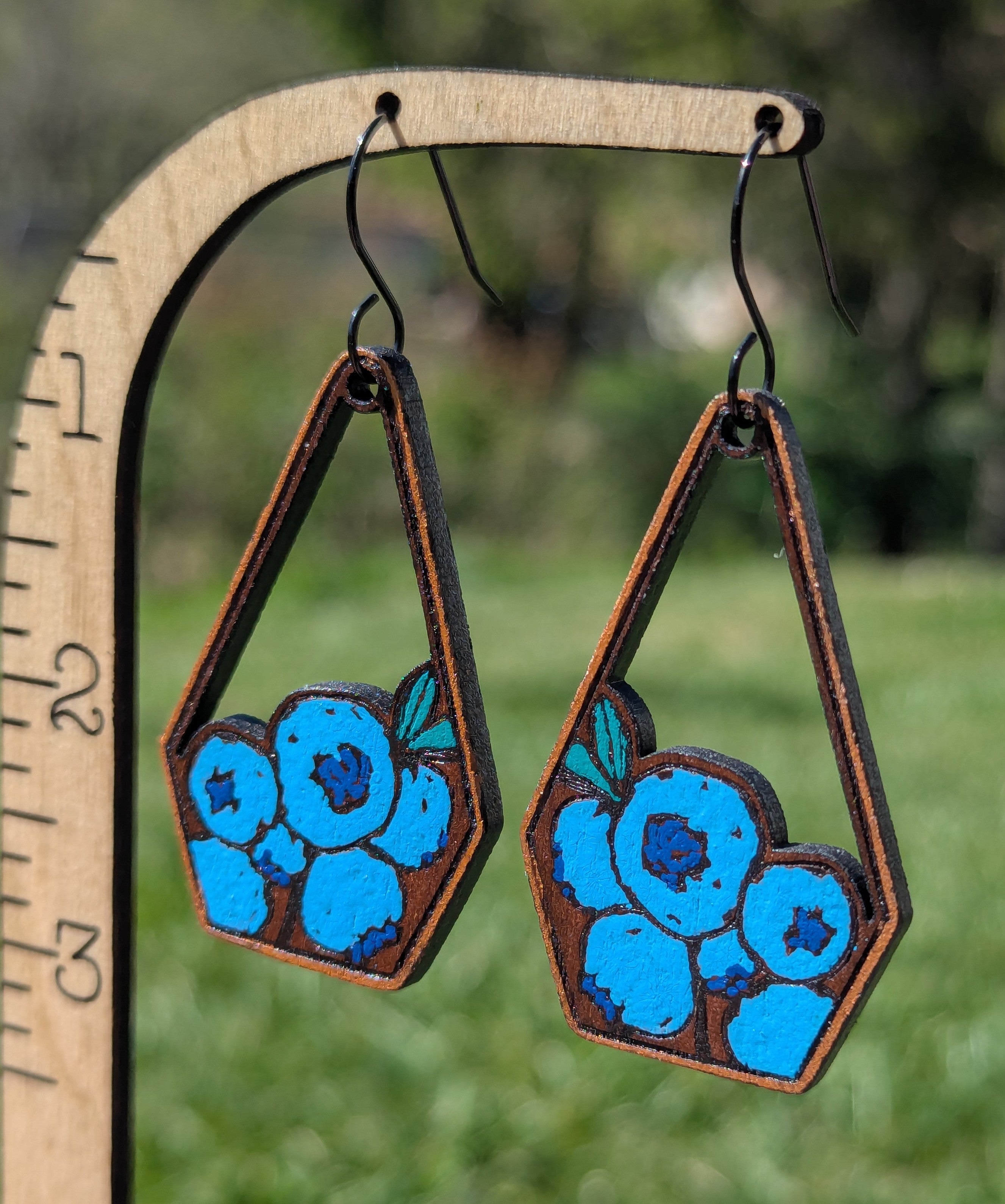 blueberry bunch dangle - copper outline