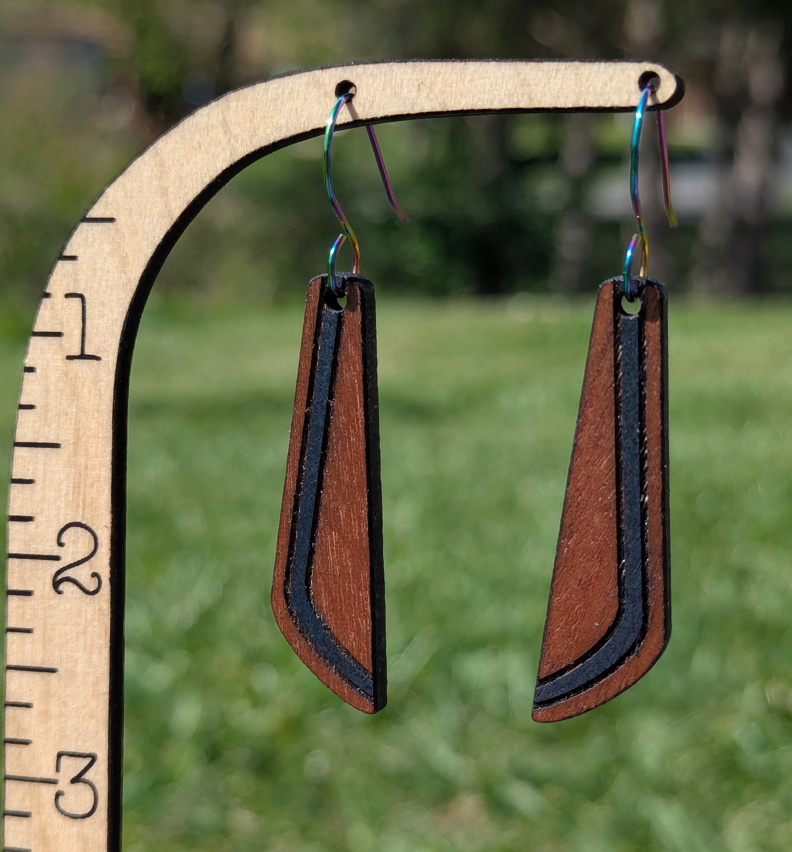 geo stripe dangle - black